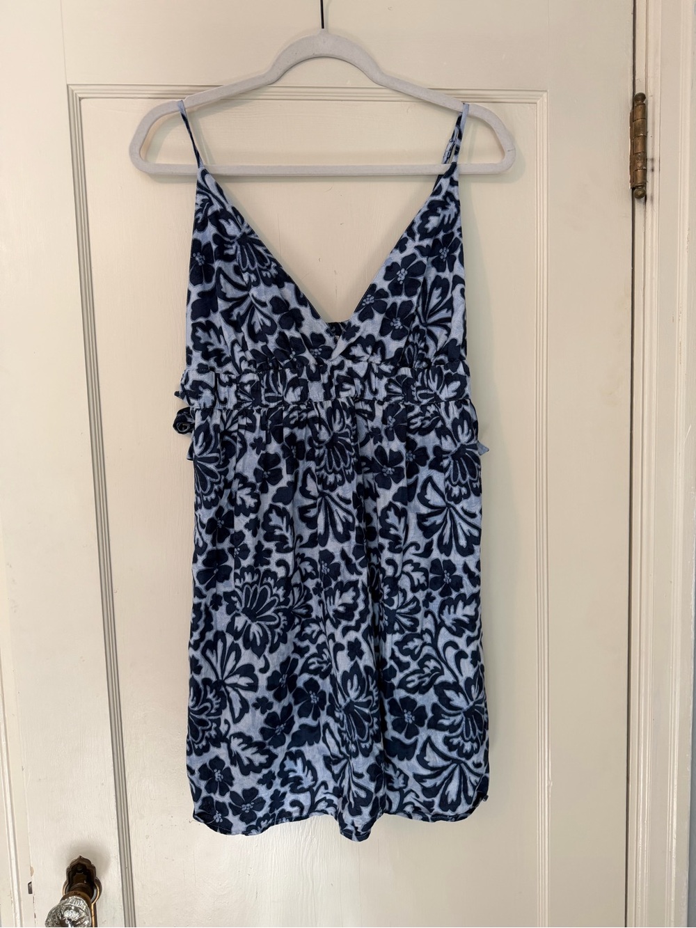 aerie Navy and Light Blue Floral Smoked Spaghetti-Strap Dress (Size L)